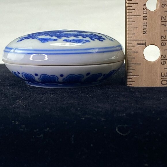 Vintage Blue White Porcelain Asian Dragon Ring Trinket Box - Picture 9 of 9